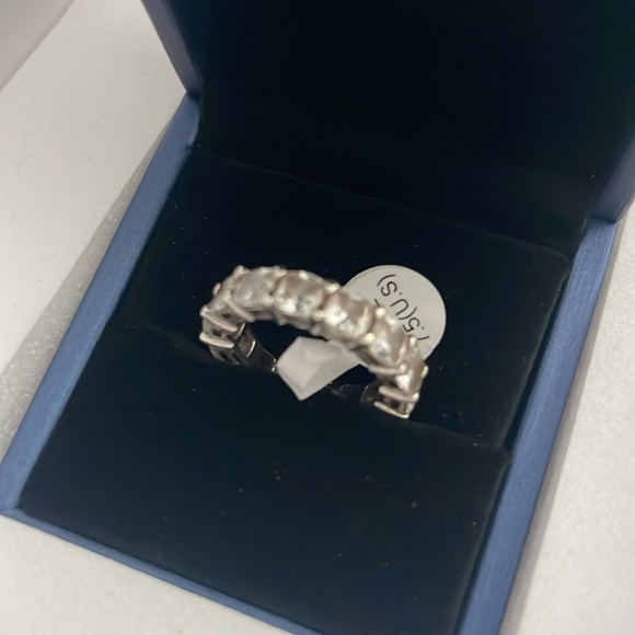 Ring - Picture 3 of 3